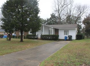 1088 Strathdon Ave, Fayetteville, NC 28304