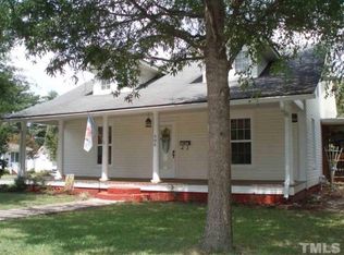 506 W Parrish Dr, Benson, NC 27504