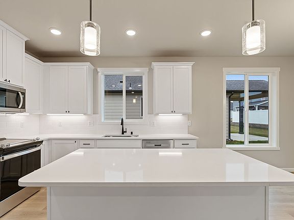 7108 S Hyton ST by Aho Construction
