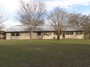 325-319 E Silver Hills Rd, Kerrville, TX 78028
