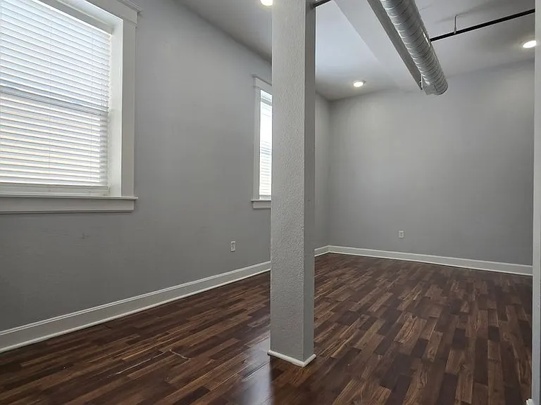 302 W Commercial St #206F — Photo 8