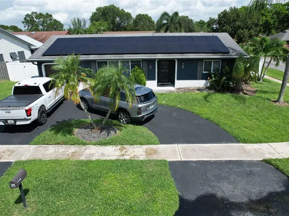 8501 NW 53rd St, Lauderhill, FL 33351