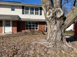 3325 Abbett Dr, Saint Joseph, MO 64506
