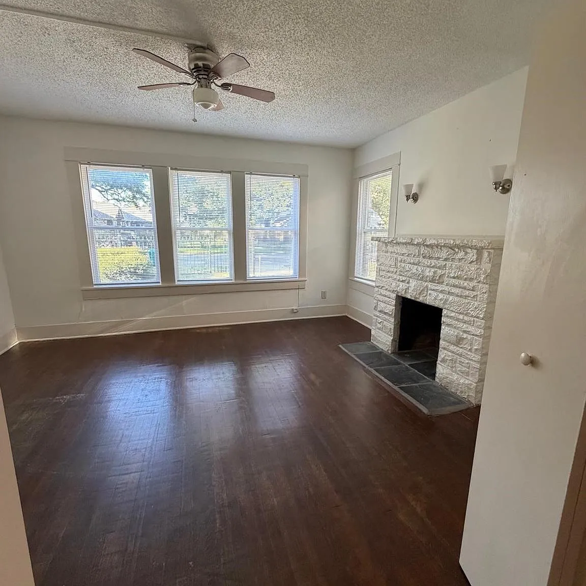 1 bed, 1.0 bath, $1,100 — Photo 3