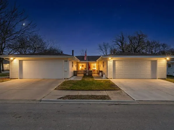 1135 Foxboro Ct, Schaumburg, IL 60193