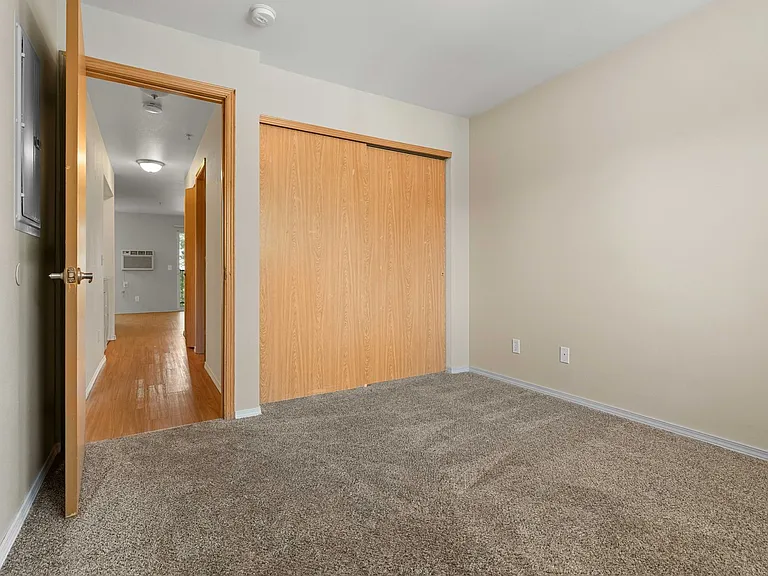 721-723 E Linden Ave — Photo 13
