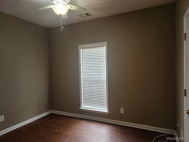 1922 Denny Dr — Photo 24