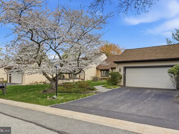 3 Hounds Run Ln, Blue Bell, PA 19422
