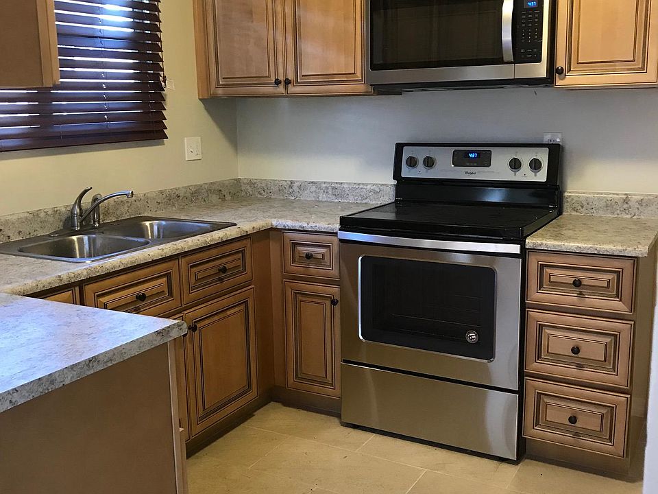 1st image of 610 N Oakland Ave APT 4