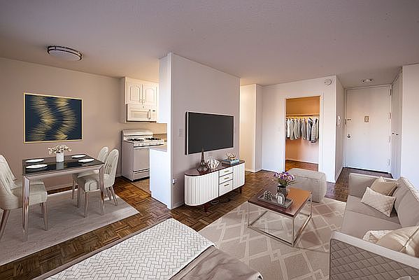 2nd image of 1619 3rd Ave APT 18E