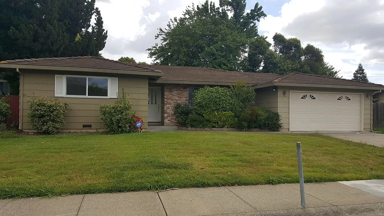 5500 Lerner Way photo 1
