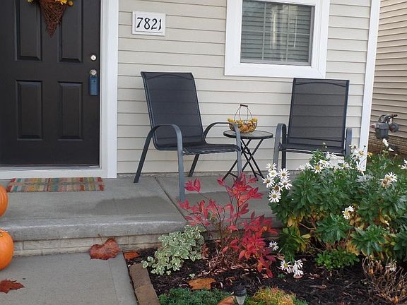 2nd image of 7821 Freesia St
