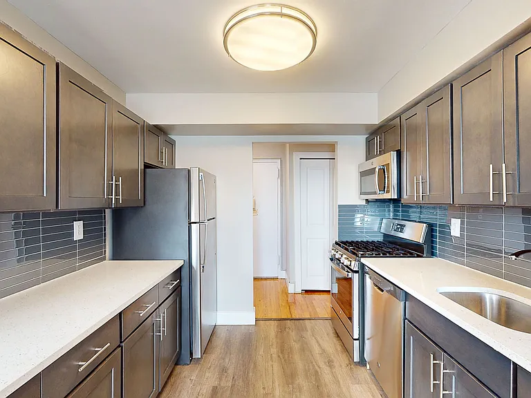 Parktowne Apartments — Photo 3