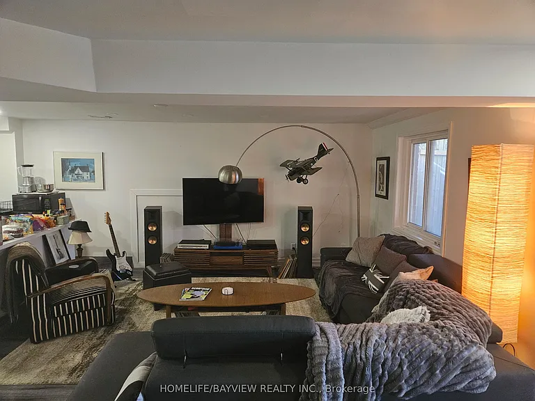 164 Timpson Dr #LOWER — Photo 6