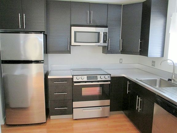 3rd image of 2637 River Dr Unit 18