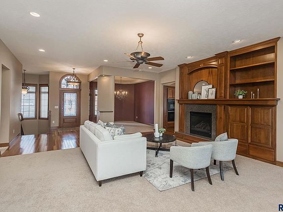 5th image of 2420 Carriage Ct
