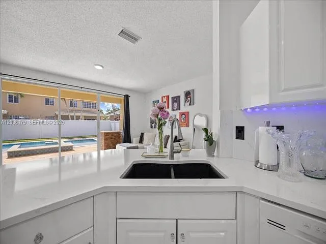 1099 Birchwood Rd — Photo 3
