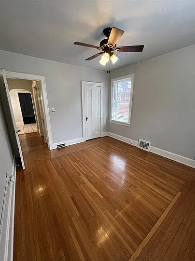 3863 Marburg Ave - Unit 3 — Photo 2