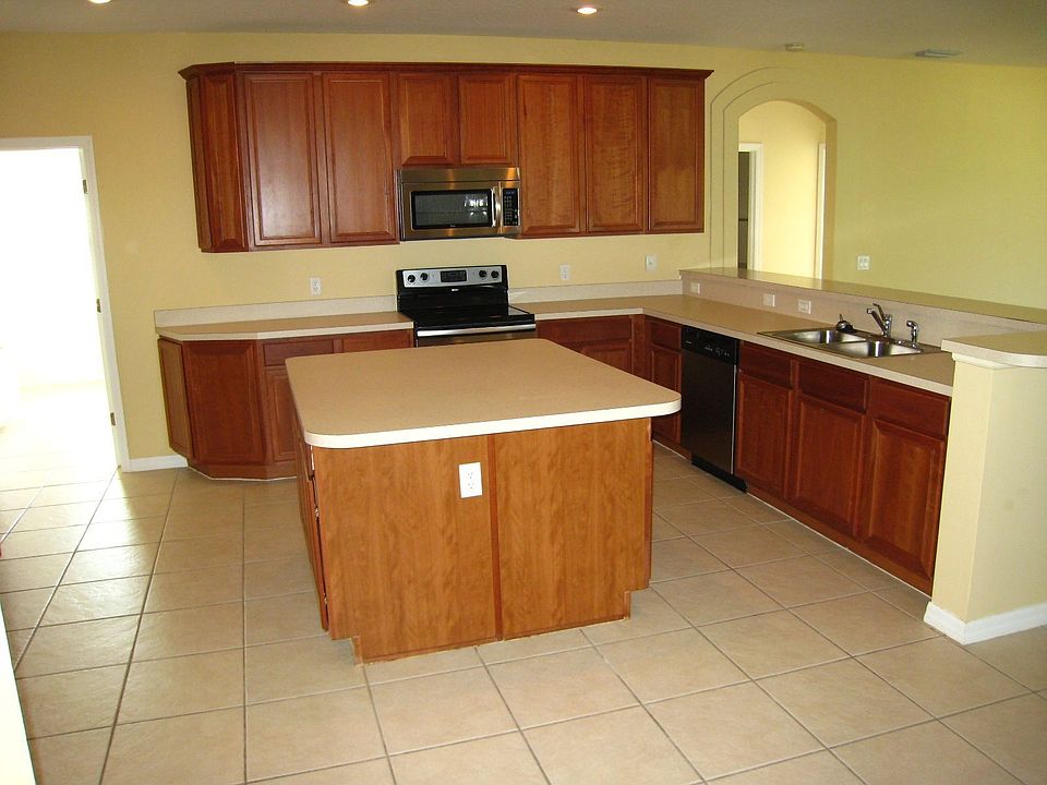1st image of 1941 Thornwood Dr SE