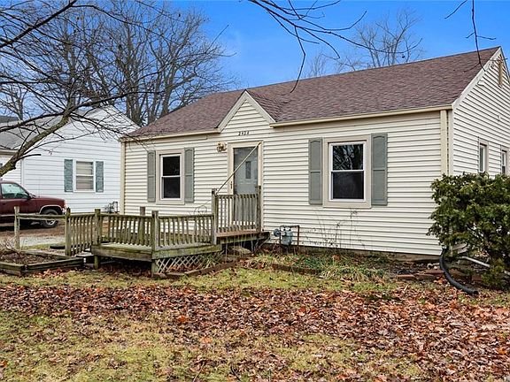 3rd image of 2424 Wildwood Ave