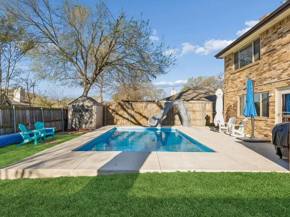 304 Lark Ln, Euless, TX 76039