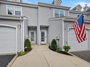 54 Leeward Ct, Port Jefferson, NY 11777