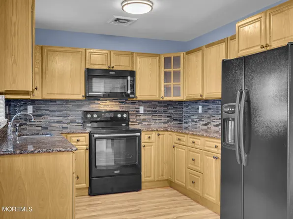 868D Inverness Court, Lakewood, NJ 08701