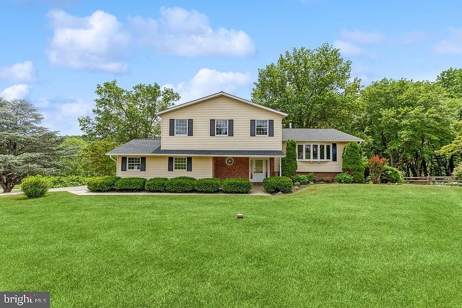 1st image of 1714 Lauterbach Rd