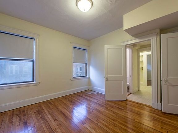 2nd image of 26 Hamilton Rd APT 1