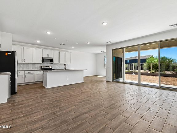 5th image of 47007 W PECAN WOODS --