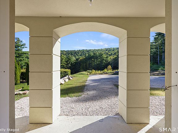 5th image of 209 Blue Hill Road