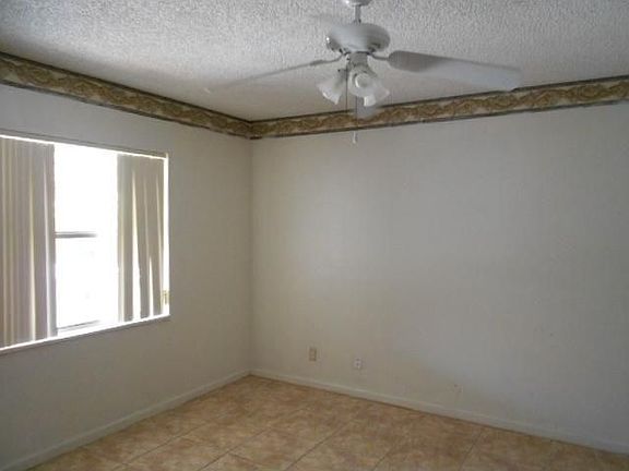 2nd image of 6081 Wauconda Way E