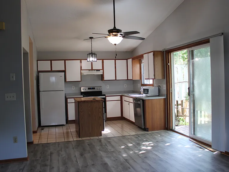 6D Oak Rd #D — Photo 5