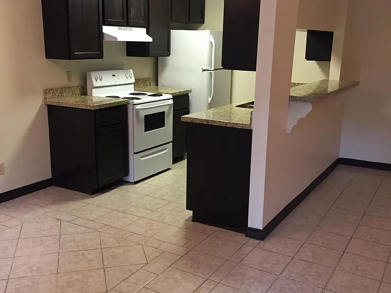 1320 Rosario St — Photo 3