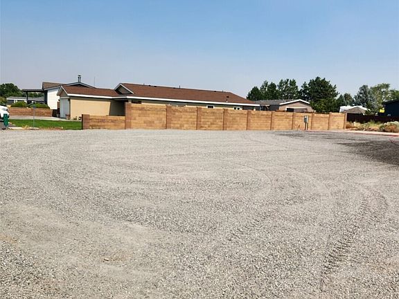 4th image of 321 Spring Circle SW