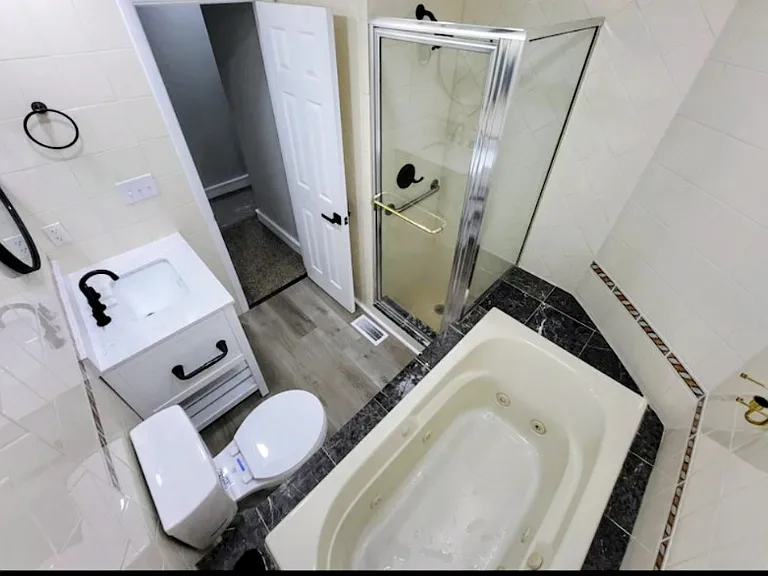 Upstairs bathroom