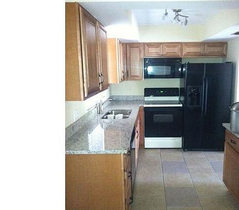 5th image of 10095 7th St N Unit 2