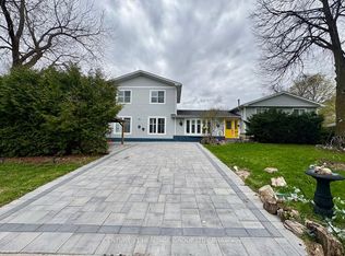 22 Cedar Cres, Aurora, ON L4G 3J8