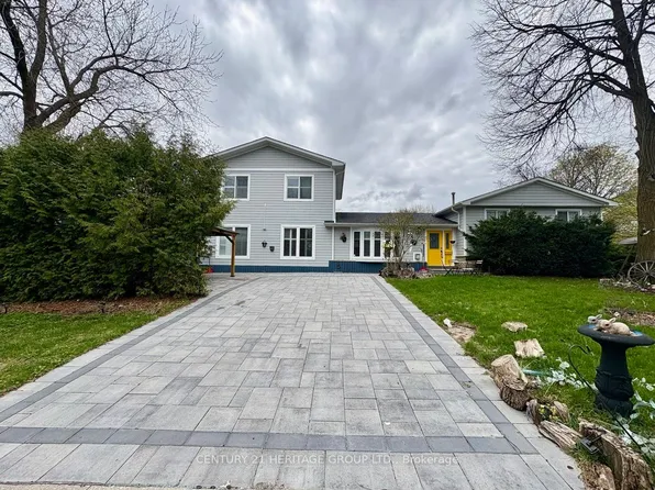 22 Cedar Cres, Aurora, ON