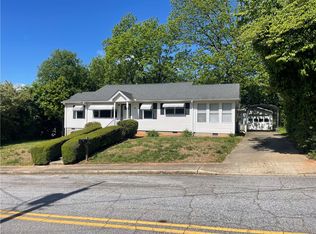 100 S Laurel St, Walhalla, SC 29691