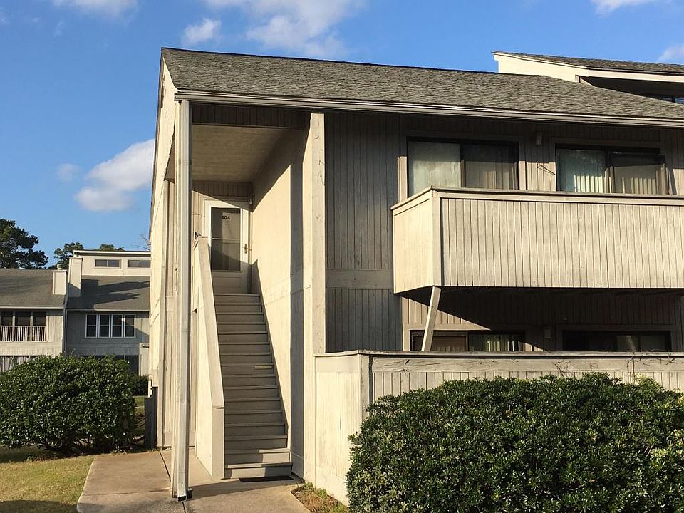1st image of 404 Waterwood Dr