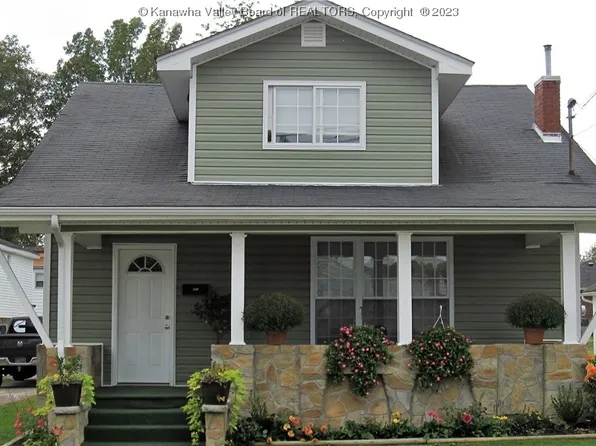 425 High School Ave, Hurricane, WV 25526