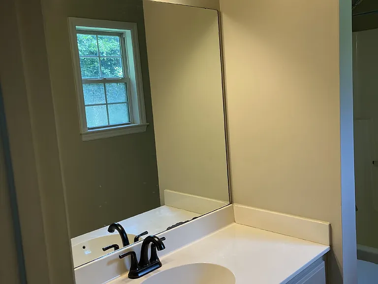 2811 Sutherland Dr — Photo 15