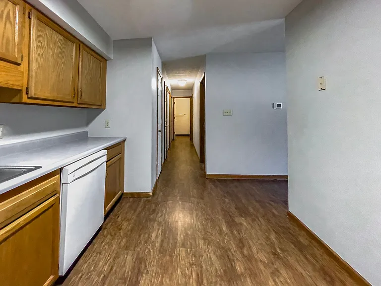Riverwood Apartments — Photo 13