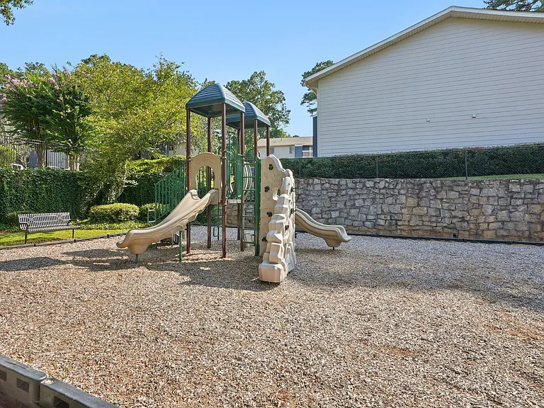 Dunwoody Pointe — Photo 20