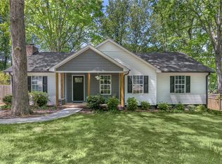 211 Duquesne Dr, Greer, SC 29650