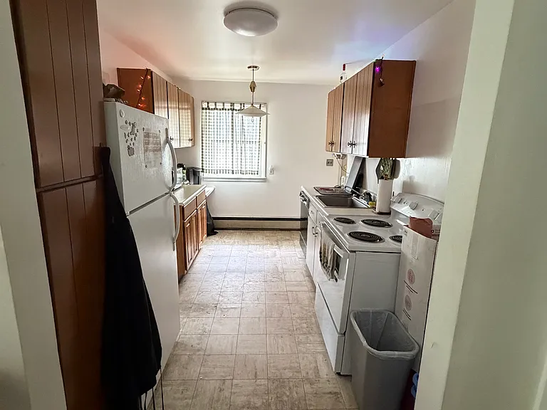 73 N Prospect St #1 — Photo 8