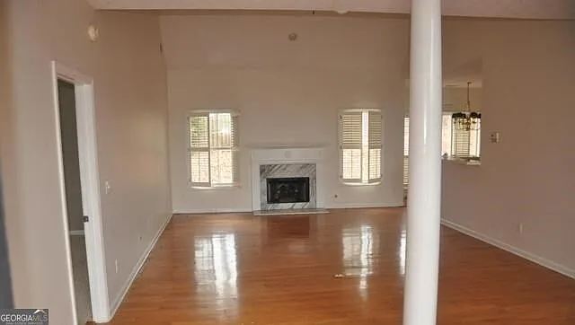4 bed, 2.0 bath, 2292 sqft, $2,600 — Photo 3