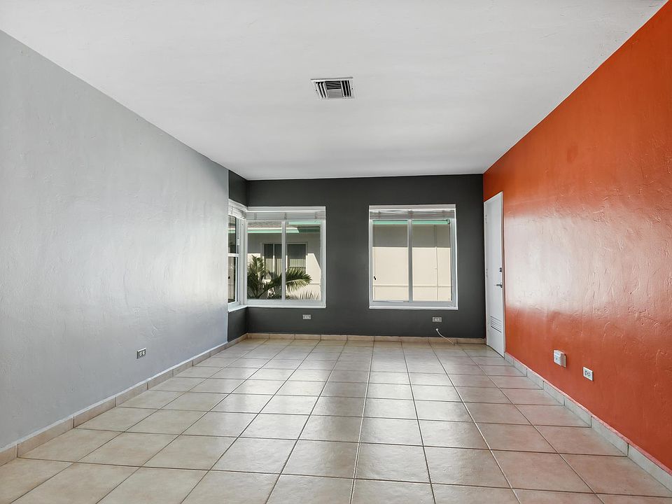 1st image of 1980 Bay Dr APT 14