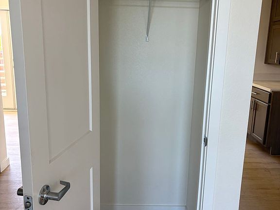 5th image of 1561 Kay Ct #B